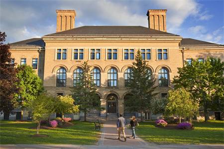 阿肯色大学和马萨诸塞大学卢维尔分校哪个好？阿肯色大学和马萨诸塞大学卢维尔分校实力排名比较